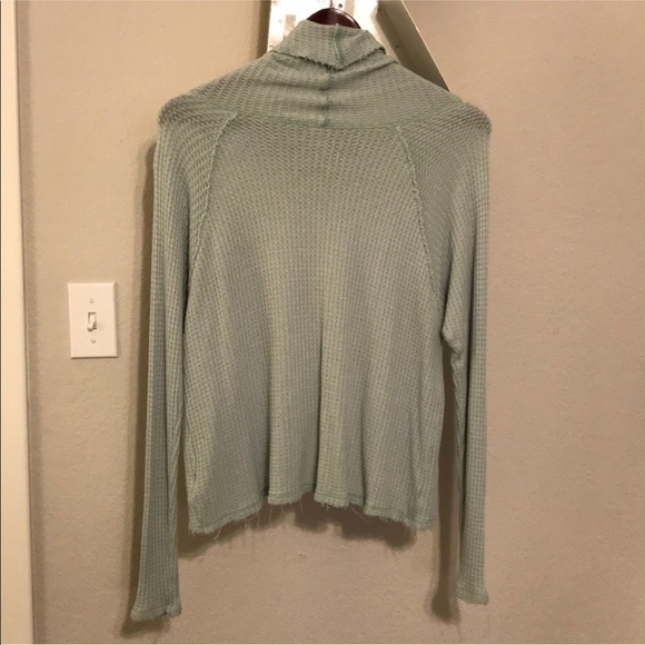 Women’s Free People Cowl Neck - Picture 2 of 2
